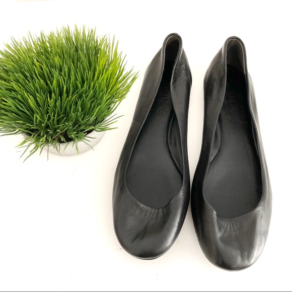 Vera Wang Shoes - Black Leather Vera Wang Simple Classic Flats